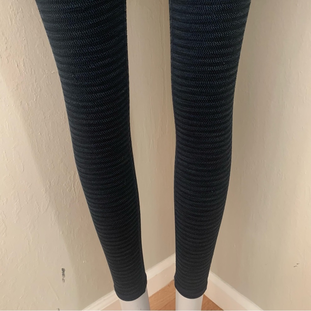 ATHLETA Athletic Tights Leggings Textured Herringbone Pattern Blue - Picture 11 of 16